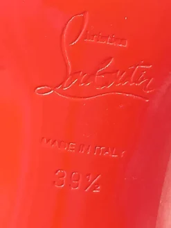 Pumps><noscript><img width=