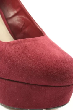 Pumps><noscript><img width=