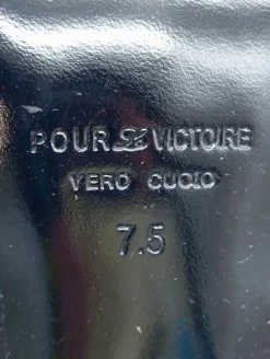 Pumps><noscript><img width=