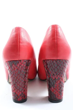 Pumps><noscript><img width=