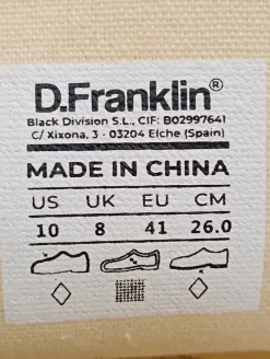 Sneaker><noscript><img width=