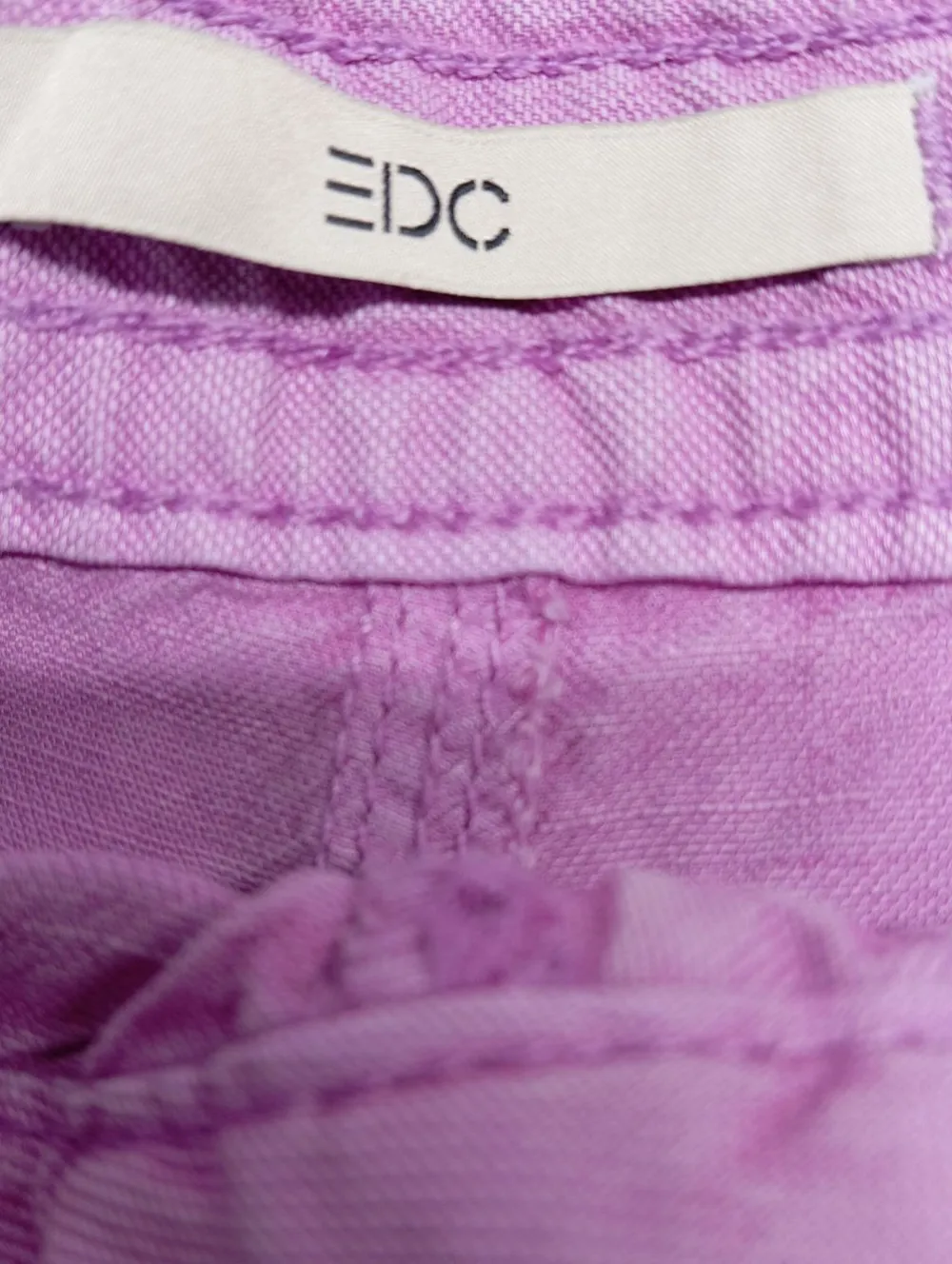 Kurze Hosen>edc High-Waist-Shorts Größe 40 lila