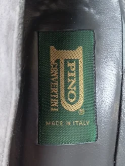 Pumps><noscript><img width=