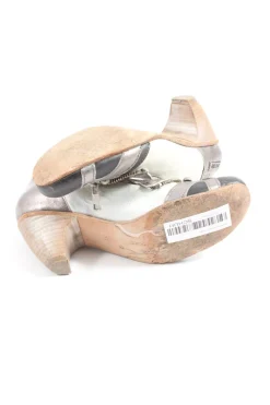 Pumps><noscript><img width=