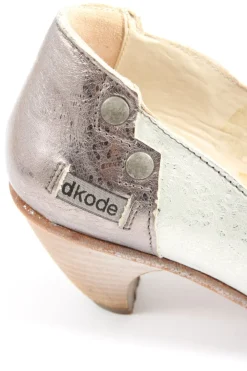 Pumps><noscript><img width=