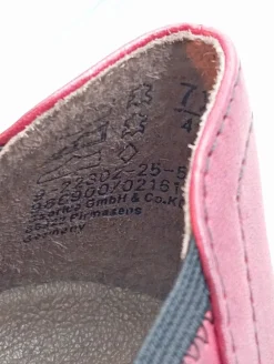 Pumps><noscript><img width=