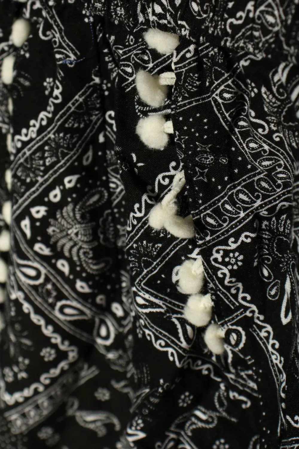 Kurze Hosen>H&M Divided Hot Pants Größe 34 schwarzweiß