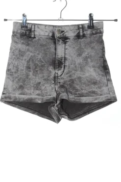 Kurze Hosen>Divided Hot Pants Größe 36 hellgrau