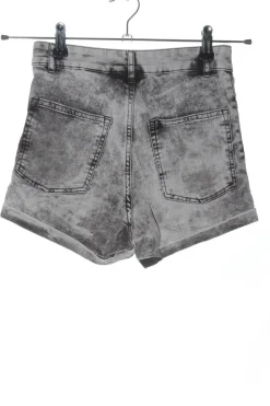 Kurze Hosen>Divided Hot Pants Größe 36 hellgrau