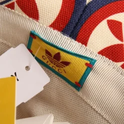 Hüte>Gucci Hut Größe 38 mehrfarbig