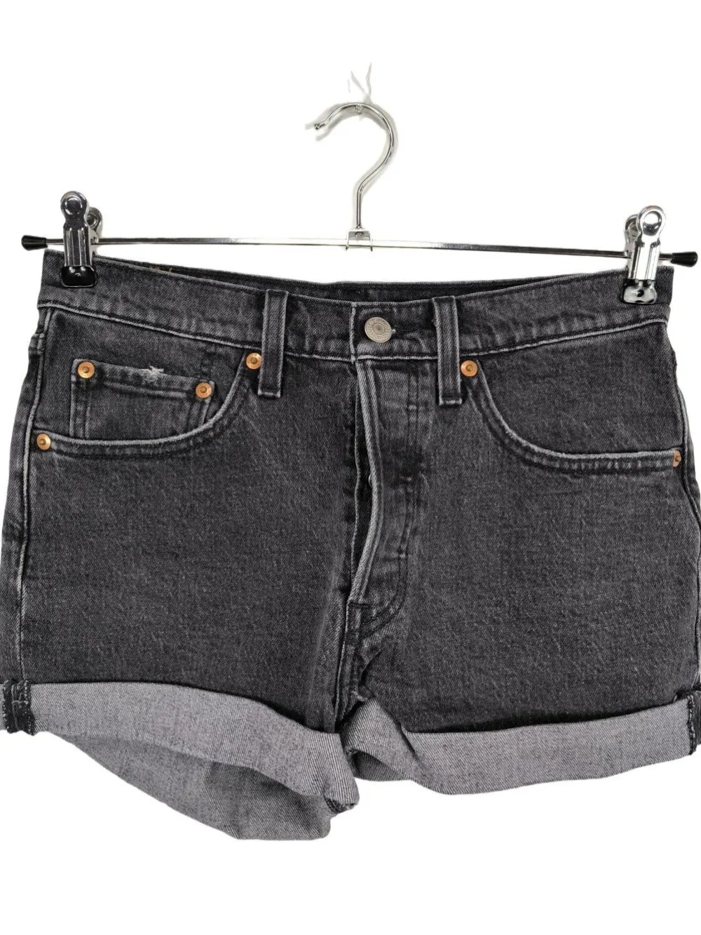 Kurze Hosen>Leviu2019s Jeansshorts Größe 36 hellgrau