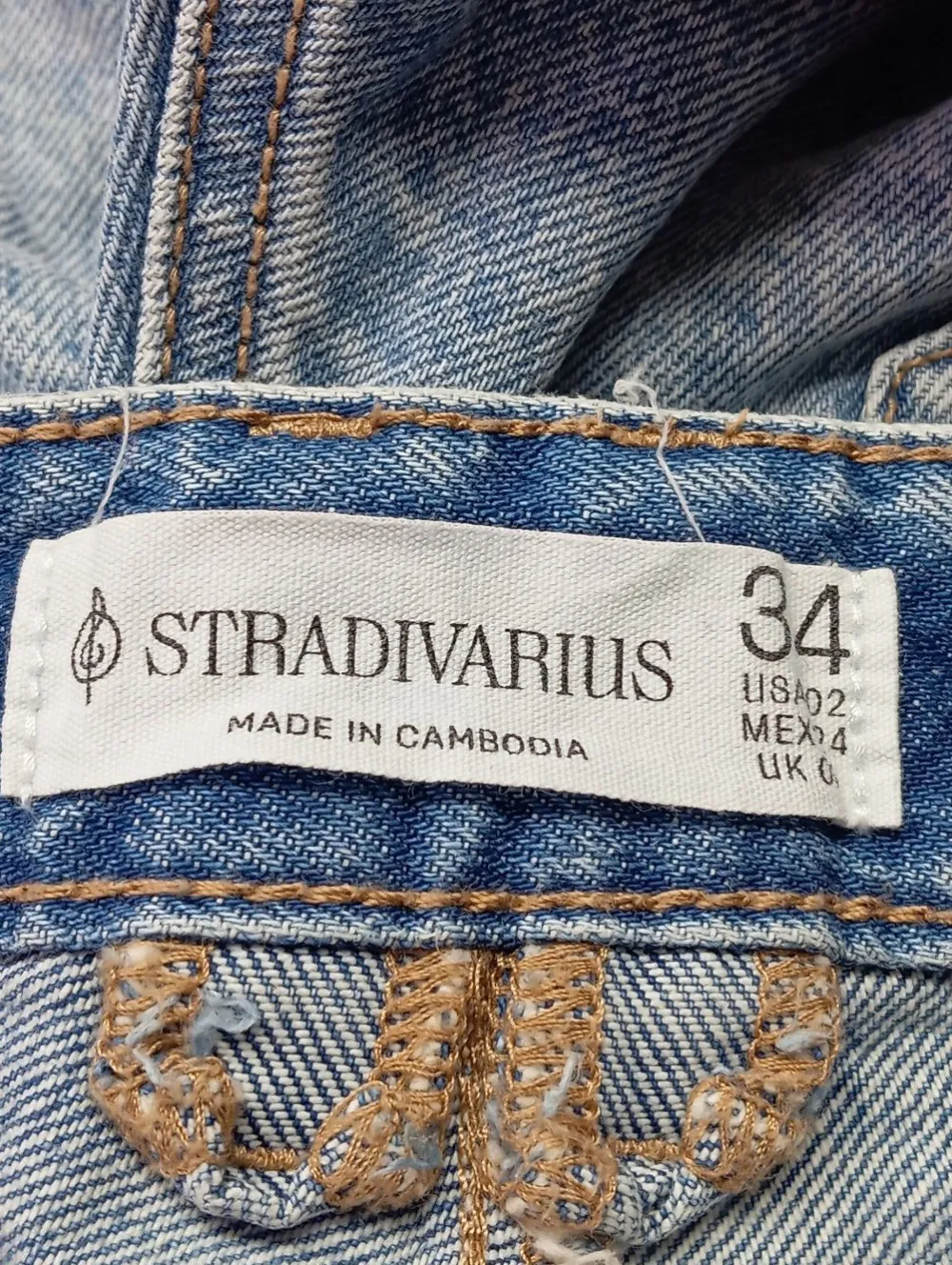 Jeansshorts Größe 34-Stradivarius