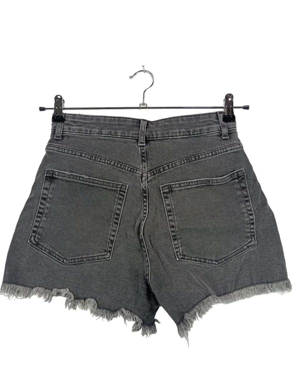 Kurze Hosen>H&M Divided Jeansshorts Größe 36 hellgrau