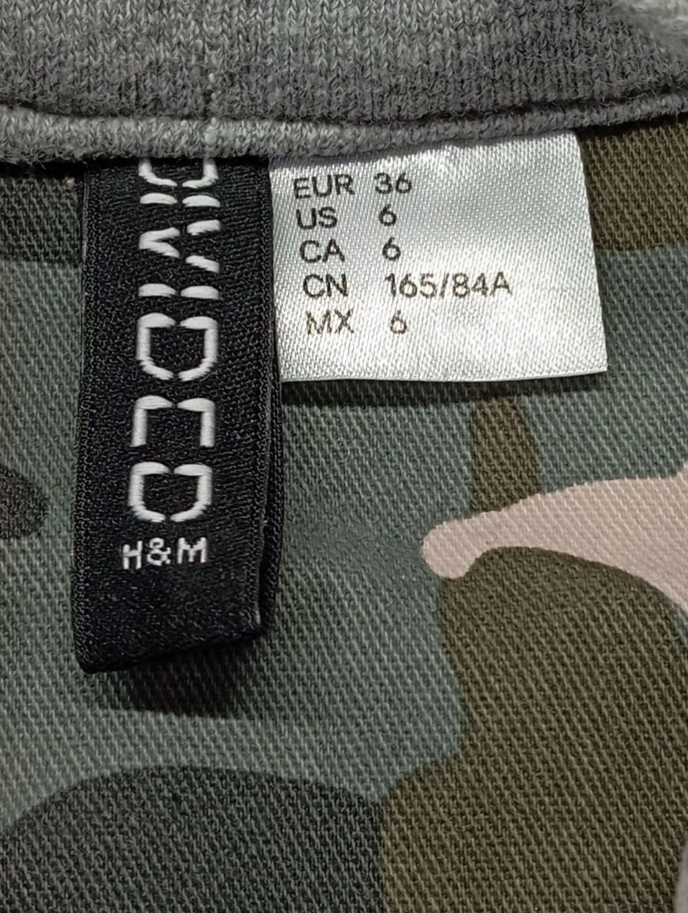 Jacken>H&M Divided Kapuzenjacke Größe 36