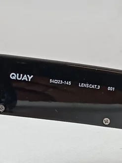 Karée Brille-Quay Hot