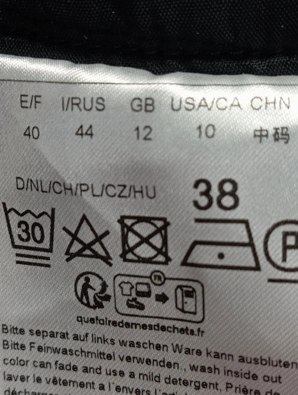 Kostüm Größe 38-Carton Clearance