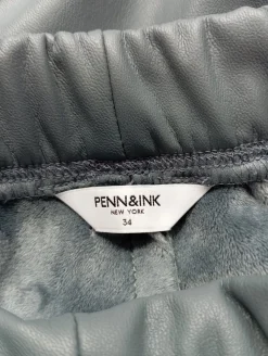 Kunstlederhose Größe 34-Penn & Ink Outlet