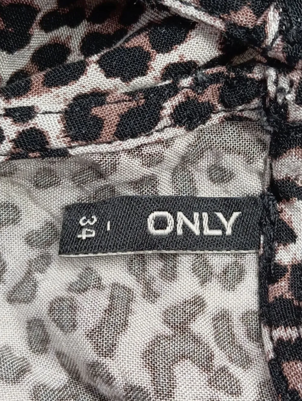 Kurzarm-Bluse Größe 34-Only