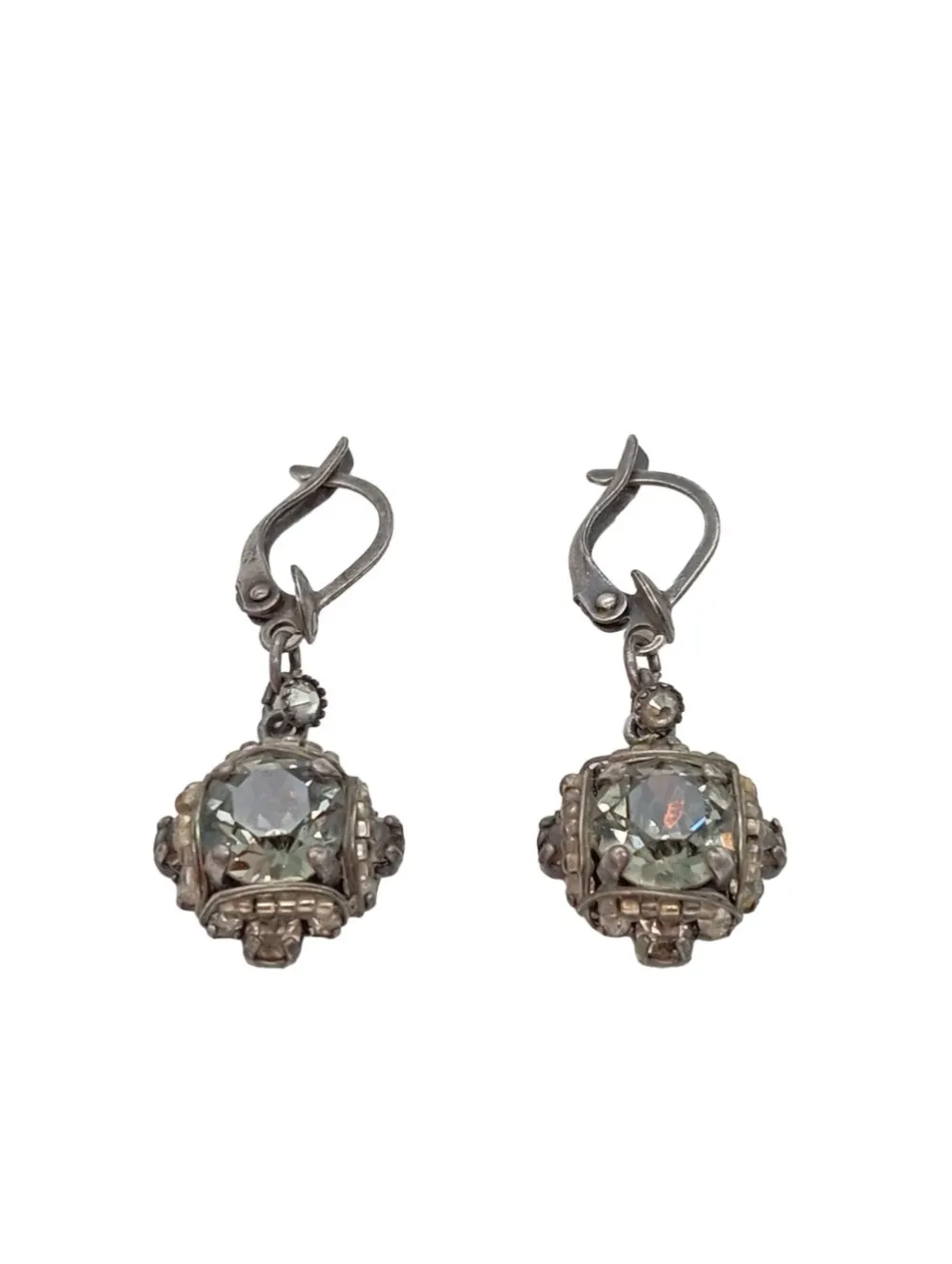 Ohrhänger-Konplott Online