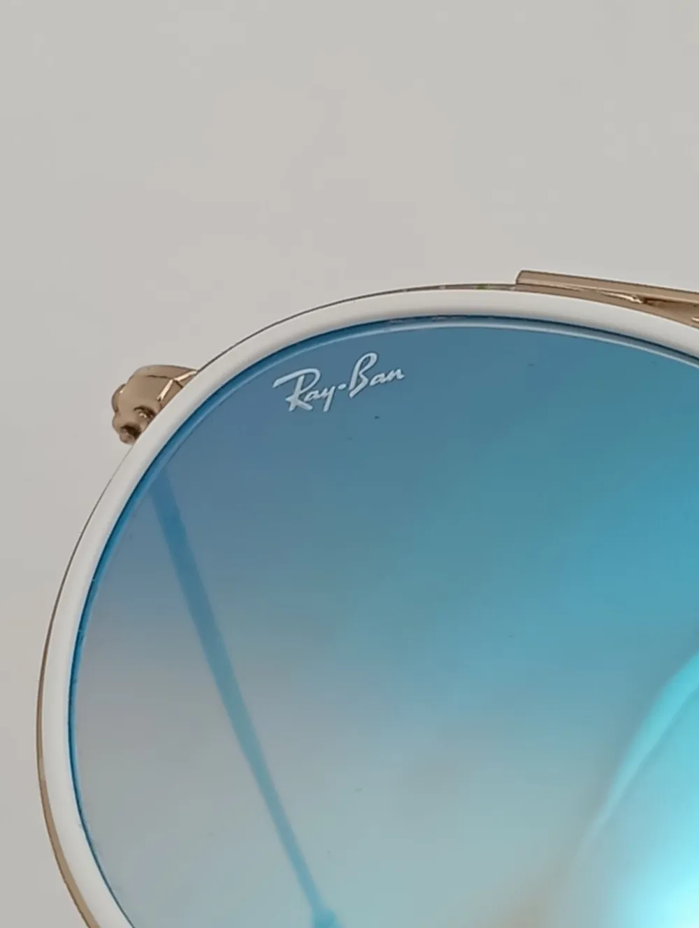 Sonnenbrillen>Ray Ban ovale Sonnenbrille goldfarben