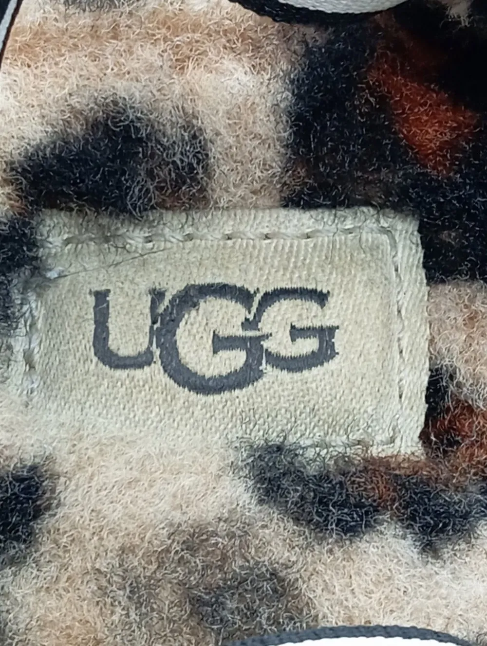 Hausschuhe>UGG Pantoffeln Größe 37