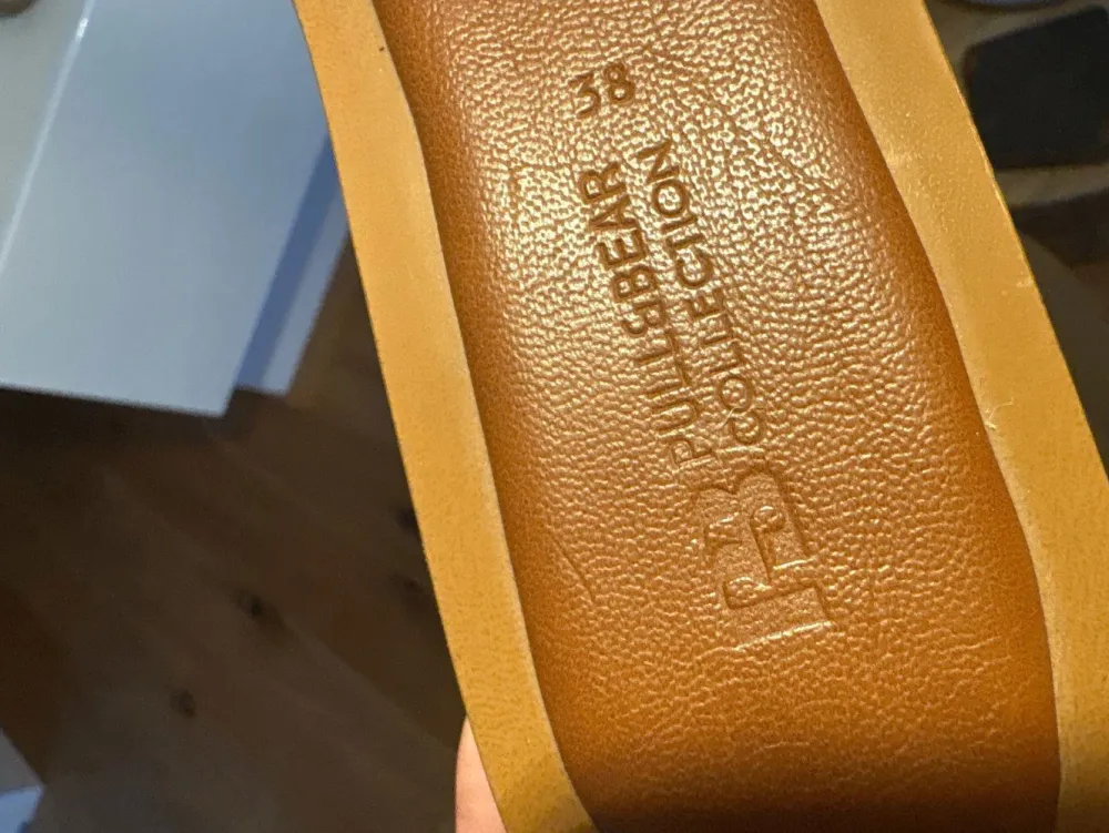 Pantoletten Größe 38-Pull & Bear New