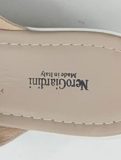 Pantoletten><noscript><img width=