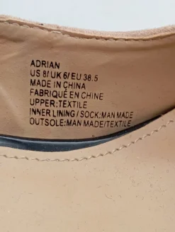 Pumps><noscript><img width=