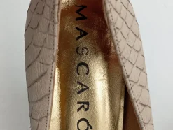 Pumps><noscript><img width=