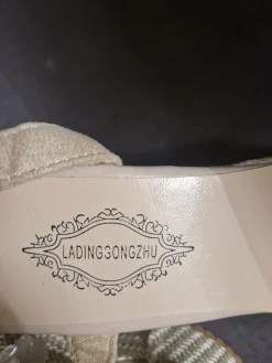 Plateau-Sandalen Größe 39- Outlet