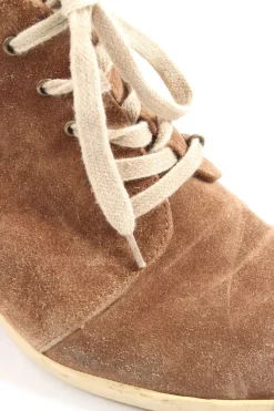 Sneaker><noscript><img width=