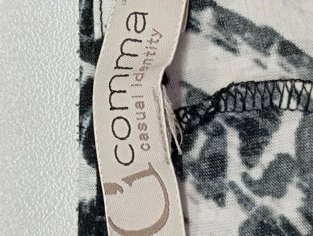 Shirts>Comma Print-Shirt Größe 40 schwarzweiß