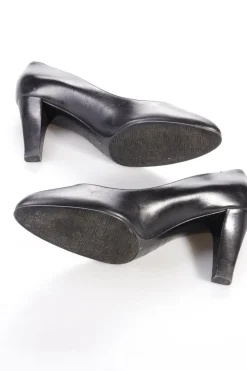 Pumps><noscript><img width=