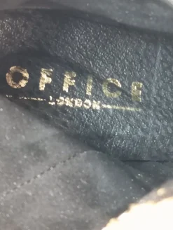 Stiefeletten><noscript><img width=