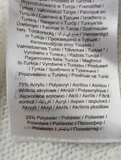 Pullover><noscript><img width=