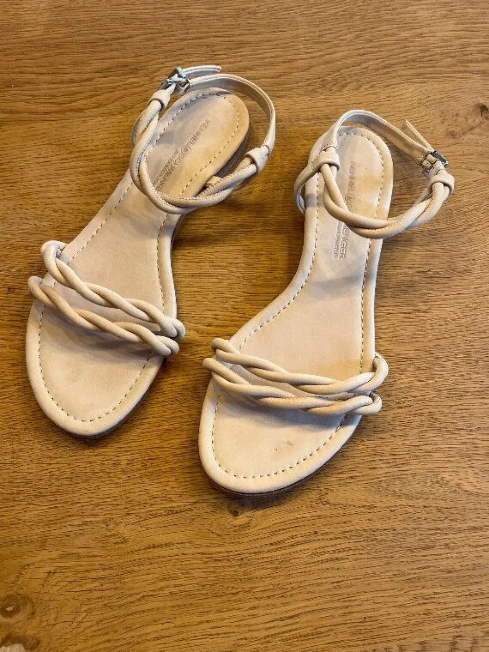 Sandalen> Sandalen Größe 40 beige