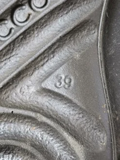 Sneaker><noscript><img width=