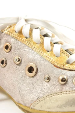 Sneaker><noscript><img width=