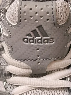 Sneaker><noscript><img width=