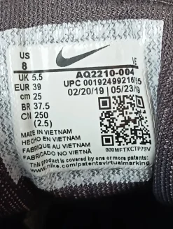 Sneaker><noscript><img width=