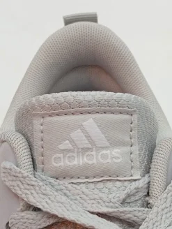 Sneaker><noscript><img width=