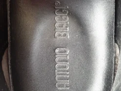 Sneaker><noscript><img width=