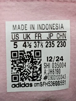 Sneaker><noscript><img width=