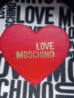 Sneaker><noscript><img width=