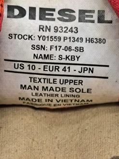 Sneaker><noscript><img width=