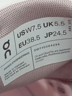 Schnürsneaker Größe 38,5-On Running New