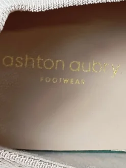 Schnürsneaker Größe 38-Ashton Aubry