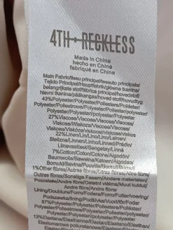 Tops><noscript><img width=