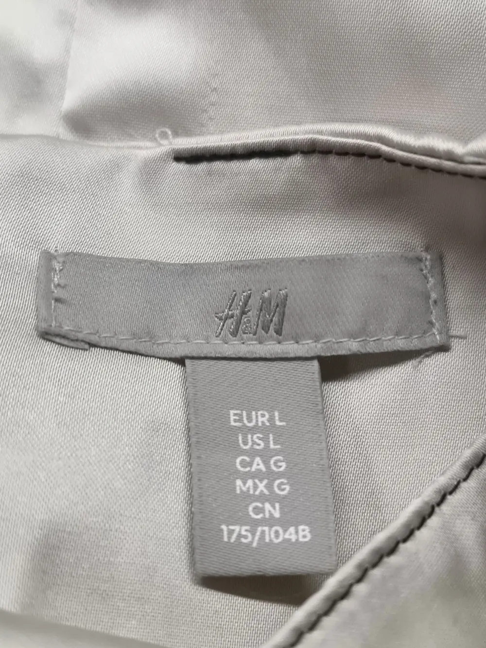 Blusen>H&M Seidenbluse Größe 40 wollweiß
