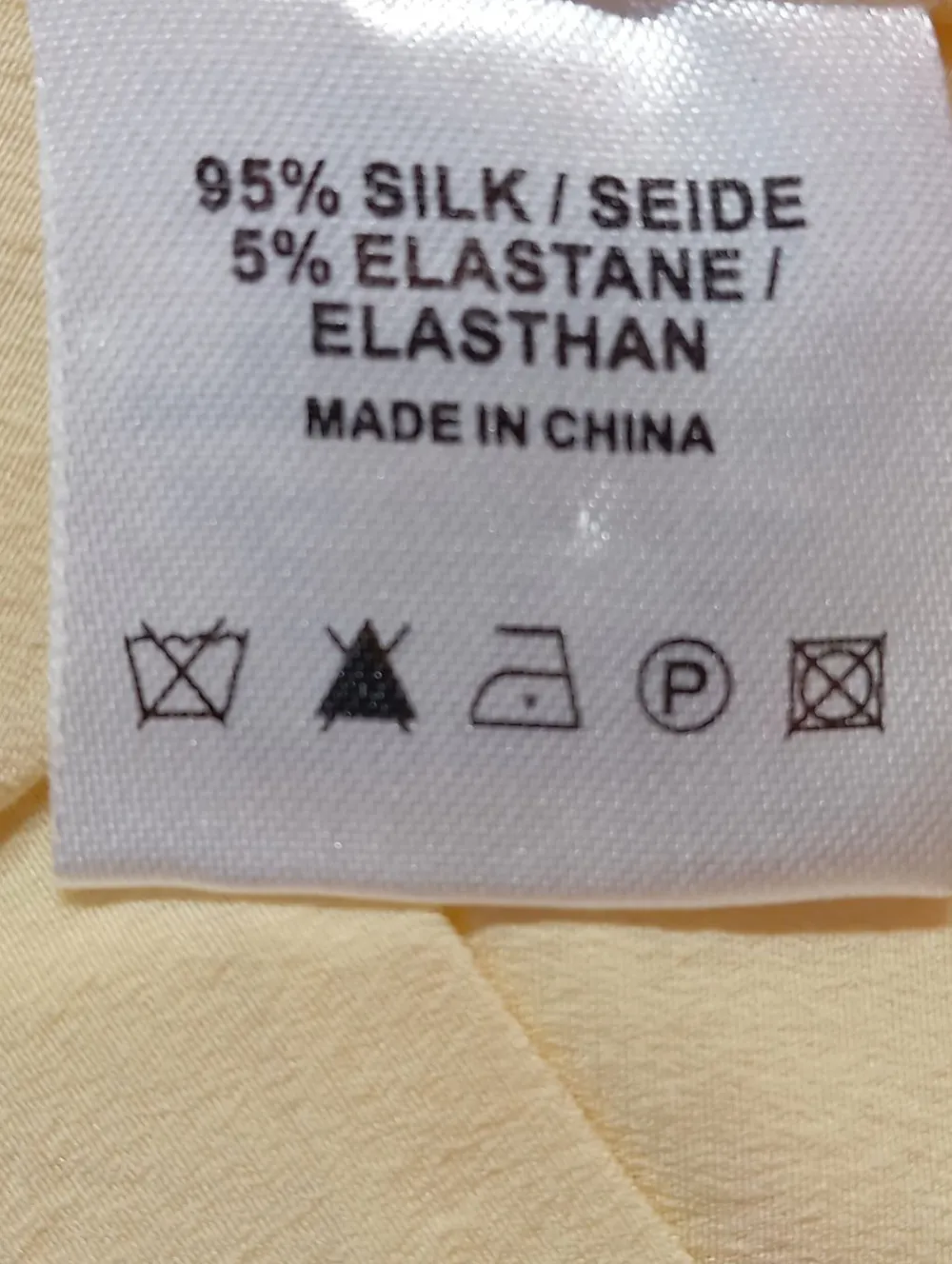 Blusen>Jadicted Seidenbluse Größe 36 blassgelb